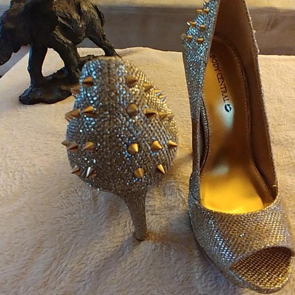 Gold pumps - Picture 2 of 4
